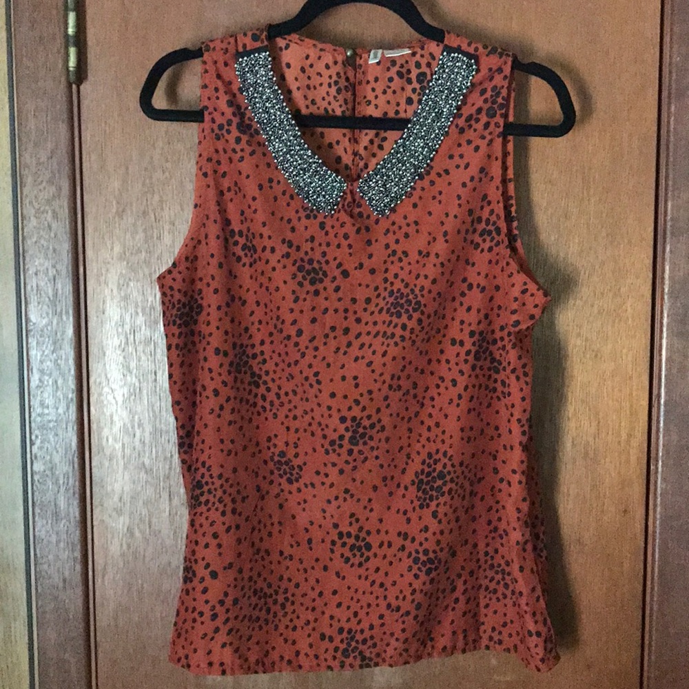 Sleeveless blouse!